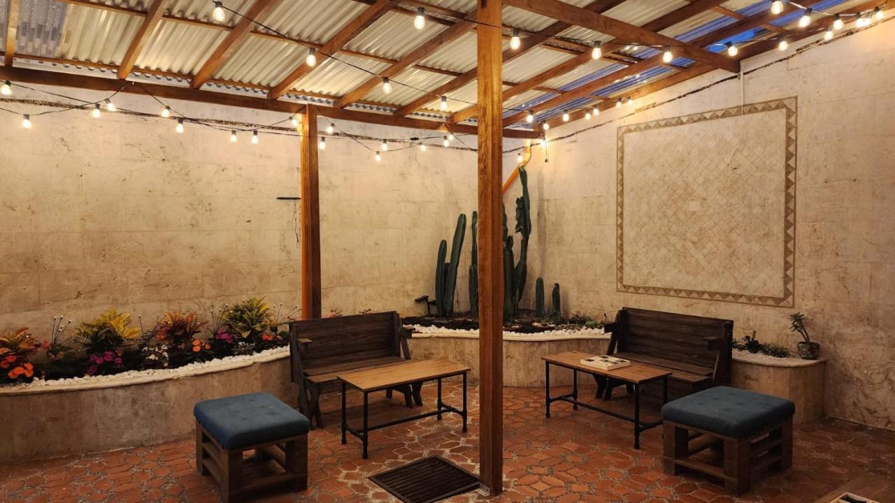 Paisa Hostel Medellín Exteriör bild