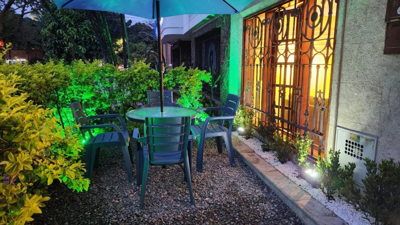Paisa Hostel Medellín Exteriör bild